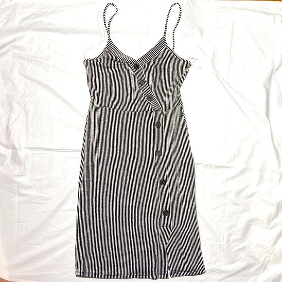 Caution to the Wind Spaghetti Dress. NWOT. Size Large. Black & White Stripes. - Picture 8 of 11